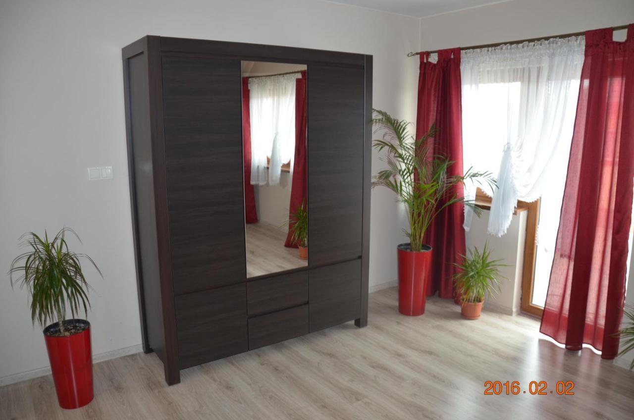 Ceglany Dworek Chojnow Esterno foto