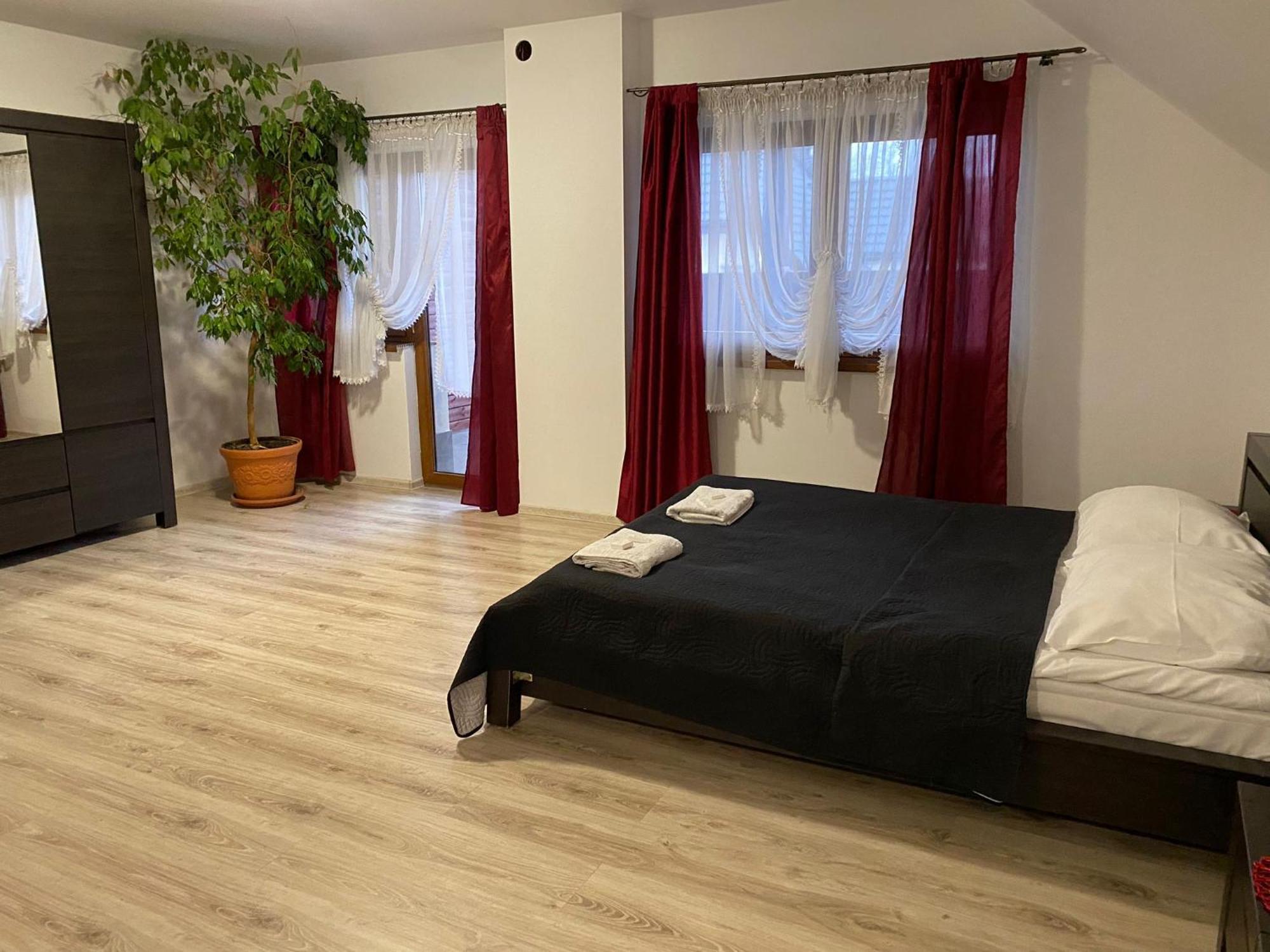 Ceglany Dworek Chojnow Esterno foto