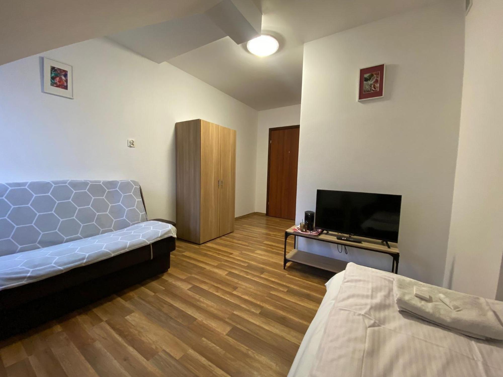 Ceglany Dworek Chojnow Esterno foto